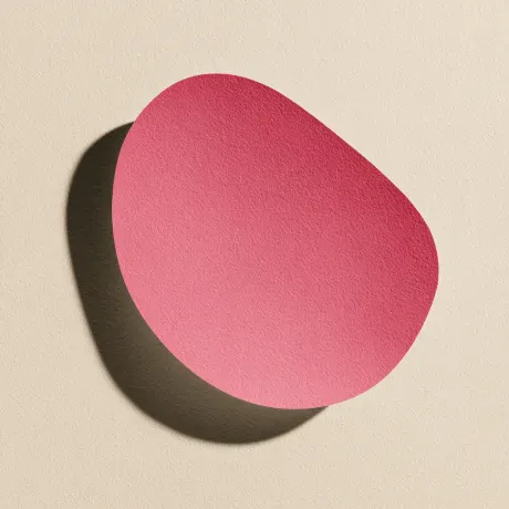 Oval Euphoria: Serenity in Bold Solitude